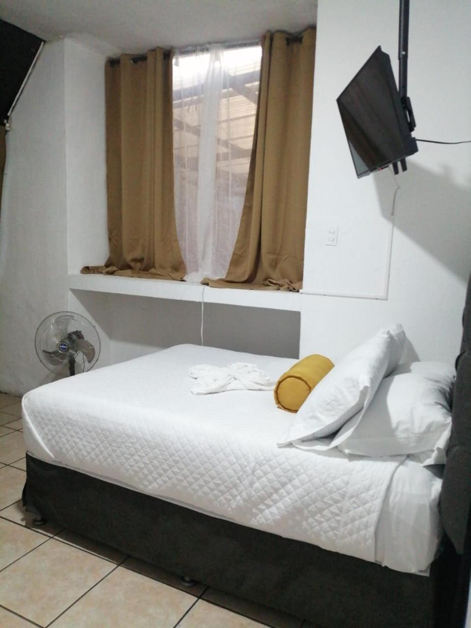 Global Airport Inn Free Shuttle Guatemala City Quarto foto